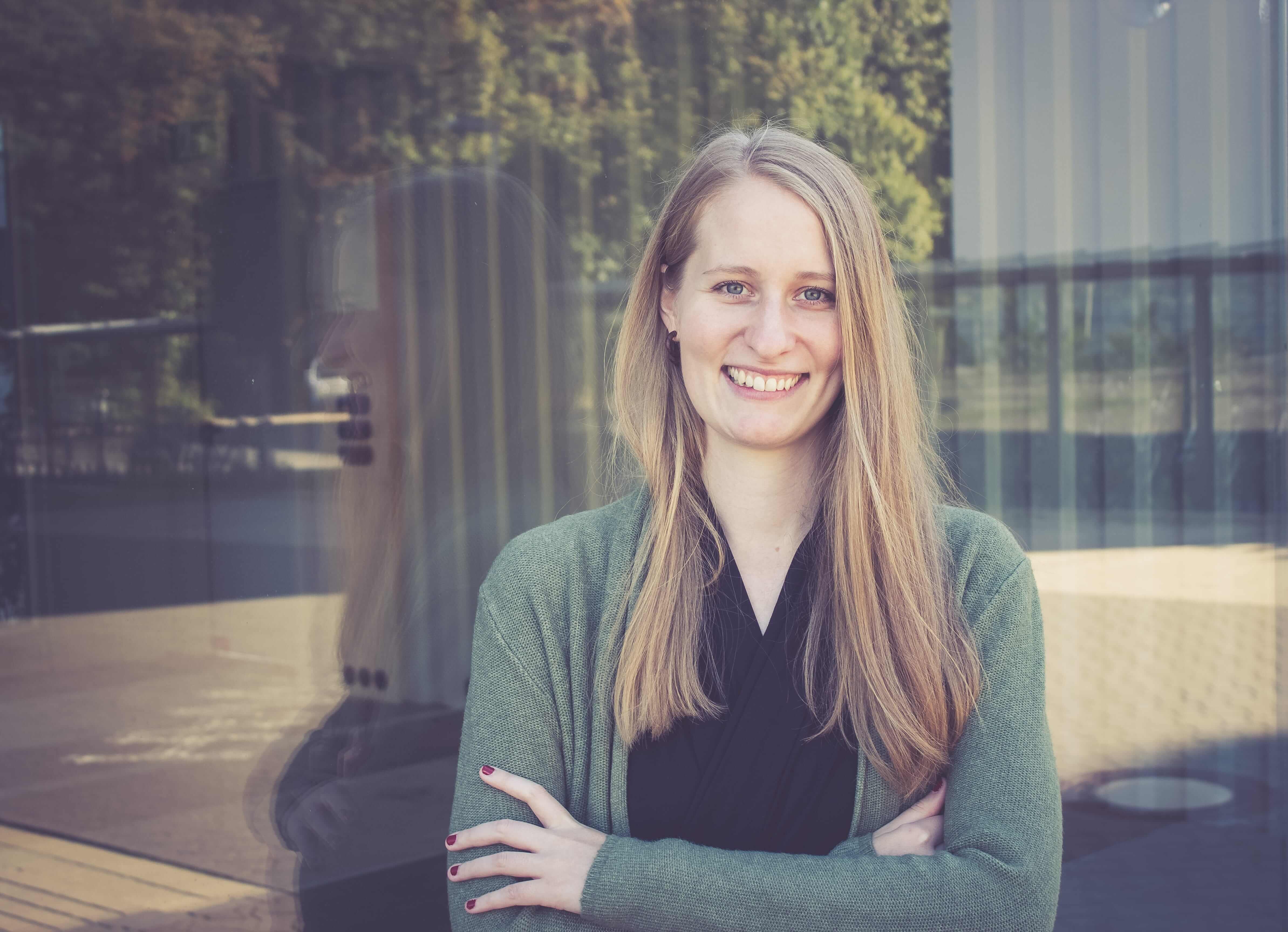 Anika bei der Arbeit oder Porträt